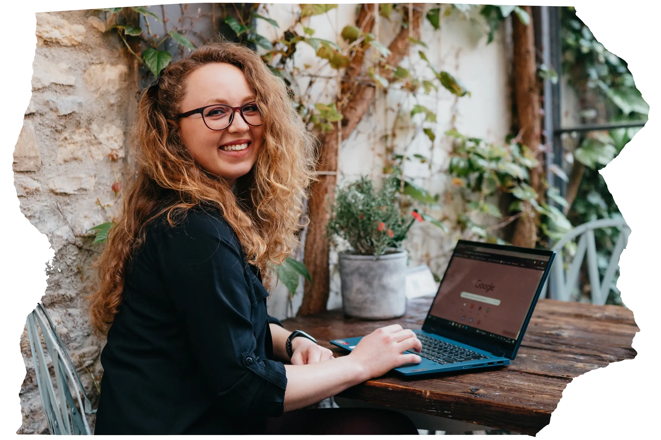 Adela Bolvari, content marketing specialist.